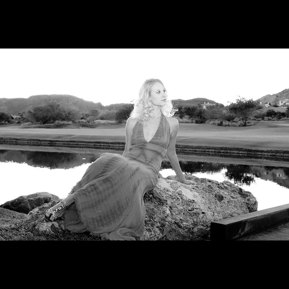 Meet your Posher, Jillian - Picture 2 of 9